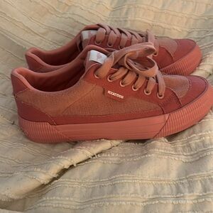 Rocketdog pink fleece tennis shoes